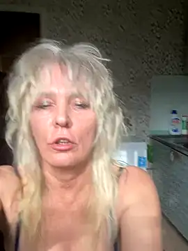 Snapshot of EsterHotMilf chatting on November 9, 2025, 9:13 am EsterHotMilf online show from November 9, 2025, 9:13 am