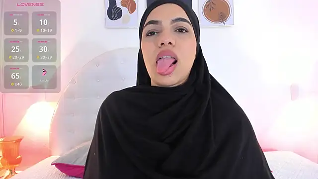 Snapshot of Umarani_ chatting on December 5, 2025, 6:39 pm Umarani online show from December 5, 2025, 6:39 pm