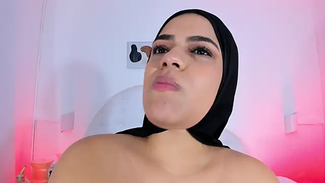 Snapshot of Umarani_ chatting on October 14, 2025, 6:41 pm Umarani online show from October 14, 2025, 6:41 pm