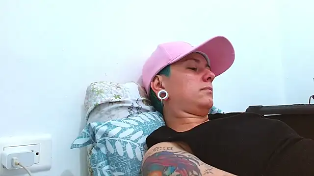 tomboyblue online show from February 6, 2026, 6:15 pm