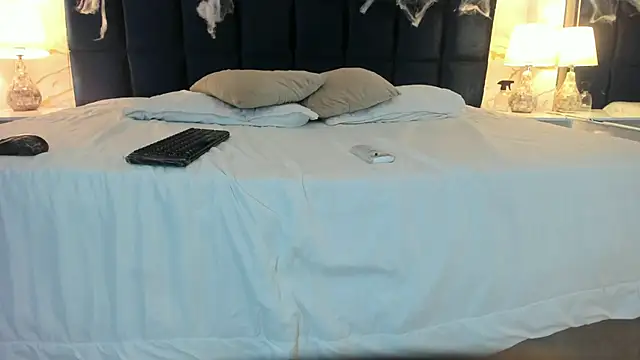 Snapshot of Ary1_ chatting on October 23, 2025, 3:27 am Ary1 online show from October 23, 2025, 3:27 am