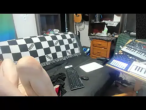 AllyKityKay online show from September 18, 2025, 4:32 pm