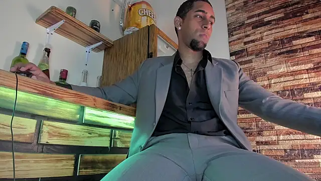 Snapshot of Paolo_johnson chatting on November 19, 2025, 11:43 am Paolo johnson online show from November 19, 2025, 11:43 am