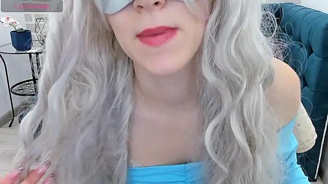 VanillaKelly online show from November 13, 2025, 1:09 am