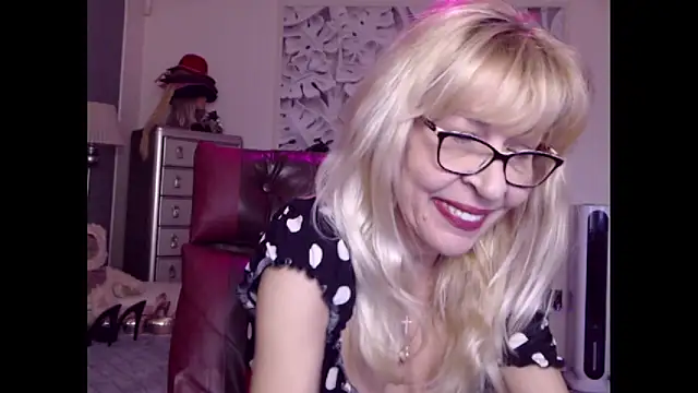 HornyMilf 555 online show from October 12, 2025, 10:38 am