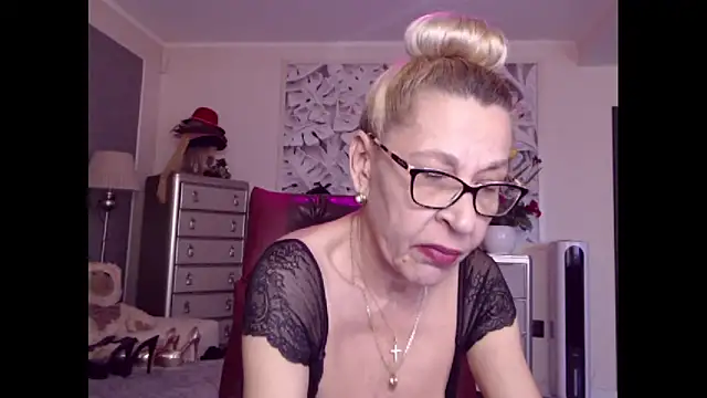 HornyMilf 555 online show from October 13, 2025, 11:01 am