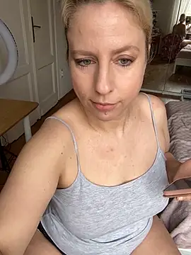 Snapshot of MariaValentine chatting on February 12, 2026, 8:58 am MariaValentine online show from February 12, 2026, 8:58 am