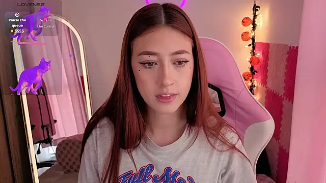 violet ch online show from November 19, 2025, 6:08 pm