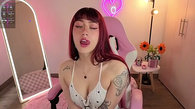 Snapshot of violet_ch chatting on June 8, 2026, 8:20 pm violet ch online show from June 8, 2026, 8:20 pm