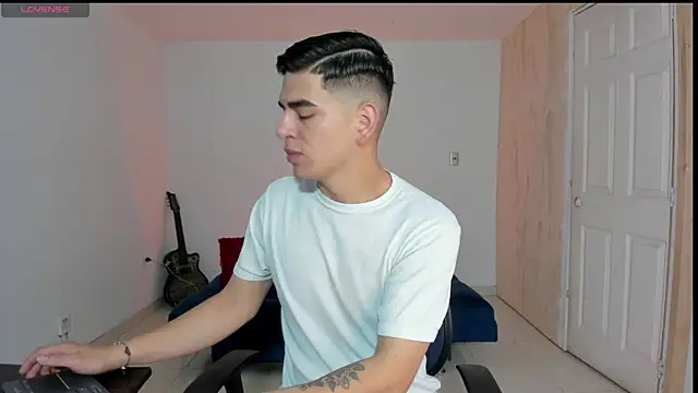 Ares Johnson online show from November 19, 2025, 12:05 pm