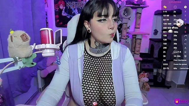 MaddyFooxx online show from August 2, 2026, 11:35 pm