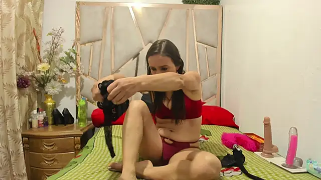 Snapshot of daniela_casallas_ chatting on June 16, 2026, 11:32 am daniela casallas online show from June 16, 2026, 11:32 am