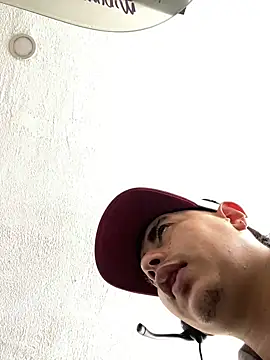 Snapshot of DanielGomez9 chatting on March 1, 2025, 7:04 pm DanielGomez9 online show from March 1, 2025, 7:04 pm