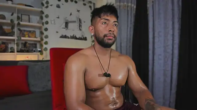 Snapshot of Couple_muscle1 chatting on November 25, 2025, 8:31 pm Couple muscle1 online show from November 25, 2025, 8:31 pm