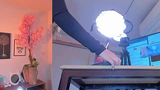 Snapshot of Siouxsie_cenobite chatting on March 20, 2026, 11:22 am Siouxsie cenobite online show from March 20, 2026, 11:22 am