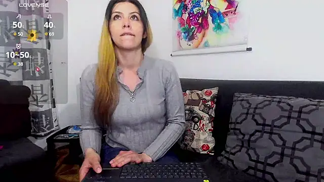 Snapshot of carla_roberts chatting on March 6, 2025, 11:09 pm carla roberts online show from March 6, 2025, 11:09 pm
