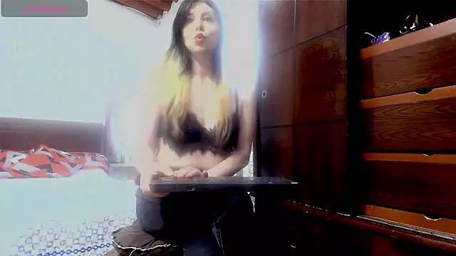 Snapshot of carla_roberts chatting on September 30, 2025, 6:03 pm carla roberts online show from September 30, 2025, 6:03 pm