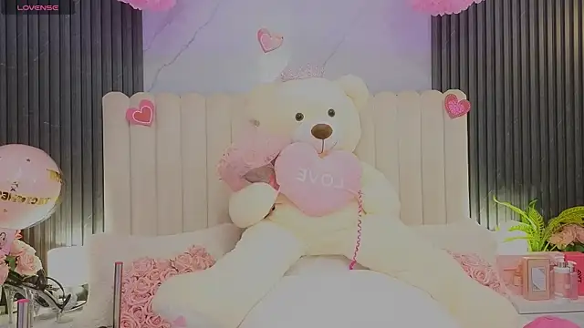 Madiee Rhea online show from April 28, 2026, 7:40 pm