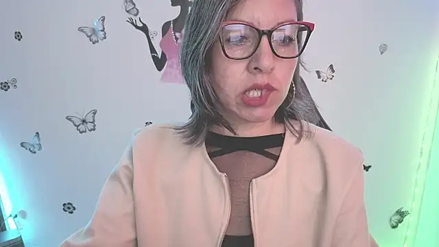 Snapshot of Lady_breaks_hearts chatting on June 10, 2026, 1:12 pm Lady breaks hearts online show from June 10, 2026, 1:12 pm