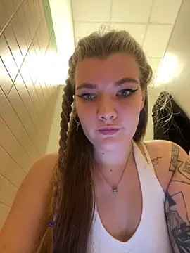 Snapshot of Holy_Tereza chatting on November 18, 2025, 3:48 pm Holy Tereza online show from November 18, 2025, 3:48 pm