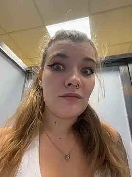 Snapshot of Holy_Tereza chatting on November 11, 2025, 3:51 pm Holy Tereza online show from November 11, 2025, 3:51 pm