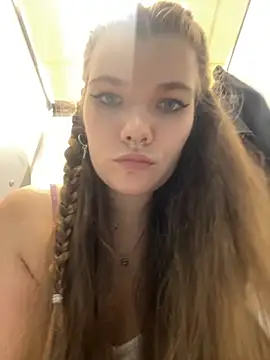 Snapshot of Holy_Tereza chatting on October 24, 2025, 3:44 pm Holy Tereza online show from October 24, 2025, 3:44 pm