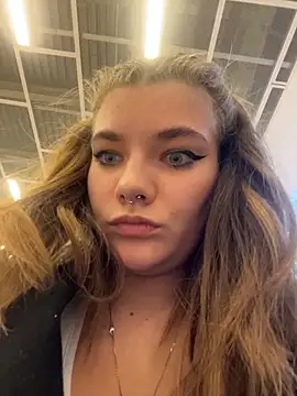 Holy Tereza online show from May 2, 2026, 4:01 pm