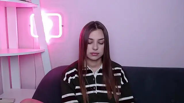 Snapshot of MilanaAngelAs chatting on February 23, 2026, 5:52 am MilanaAngelAs online show from February 23, 2026, 5:52 am