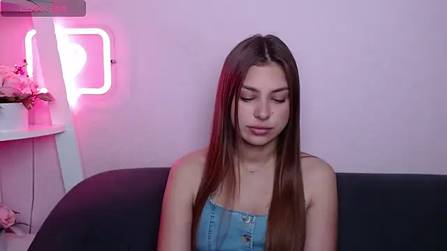Snapshot of MilanaAngelAs chatting on June 26, 2026, 5:02 am MilanaAngelAs online show from June 26, 2026, 5:02 am