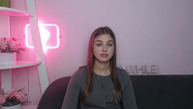 Snapshot of MilanaAngelAs chatting on November 14, 2025, 5:44 am MilanaAngelAs online show from November 14, 2025, 5:44 am