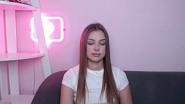 Snapshot of MilanaAngelAs chatting on February 13, 2026, 6:02 am MilanaAngelAs online show from February 13, 2026, 6:02 am