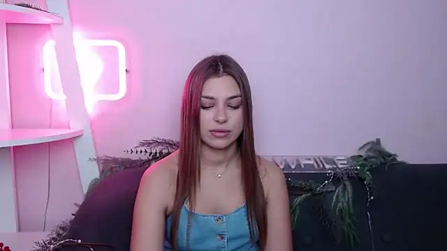 Snapshot of MilanaAngelAs chatting on February 9, 2026, 6:00 am MilanaAngelAs online show from February 9, 2026, 6:00 am