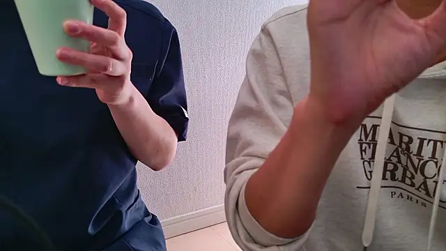 jyupo bbb  online show from November 19, 2025, 5:07 am