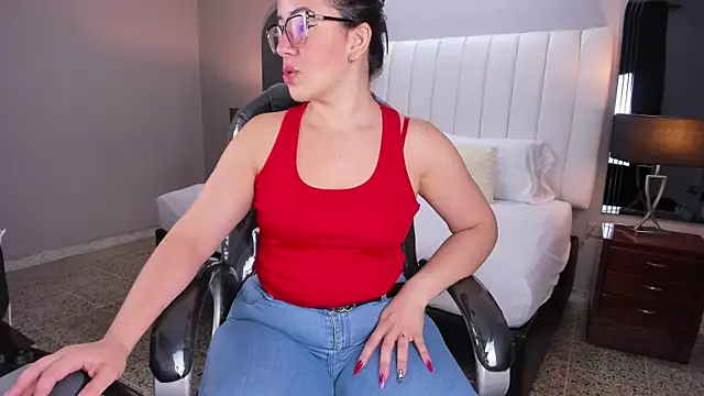 Snapshot of vanity_sex chatting on October 18, 2025, 11:45 am vanity sex online show from October 18, 2025, 11:45 am