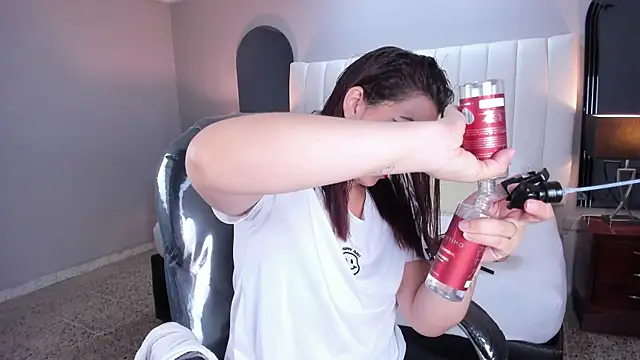 Snapshot of vanity_sex chatting on November 7, 2025, 11:48 am vanity sex online show from November 7, 2025, 11:48 am