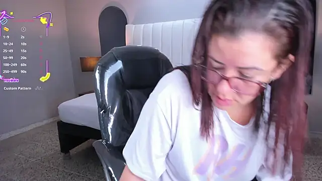 Snapshot of vanity_sex chatting on October 24, 2025, 11:42 am vanity sex online show from October 24, 2025, 11:42 am