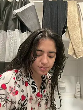 Snapshot of ViolettaSummer chatting on June 6, 2026, 2:00 pm ViolettaSummer online show from June 6, 2026, 2:00 pm