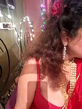 Snapshot of Maaya66 chatting on January 2, 2025, 8:02 pm Maaya66 online show from January 2, 2025, 8:02 pm