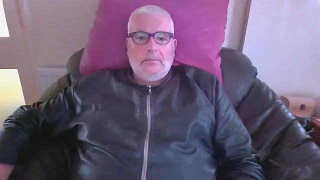 Snapshot of Leatherman63 chatting on July 25, 2026, 11:49 am Leatherman63 online show from July 25, 2026, 11:49 am