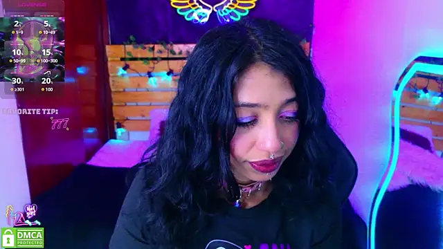 Snapshot of REDHOTTER_ chatting on June 16, 2026, 8:20 pm REDHOTTER online show from June 16, 2026, 8:20 pm