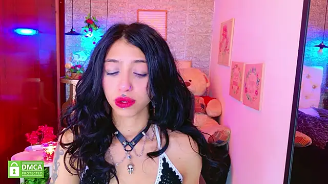 Snapshot of REDHOTTER_ chatting on November 13, 2025, 8:02 pm REDHOTTER online show from November 13, 2025, 8:02 pm