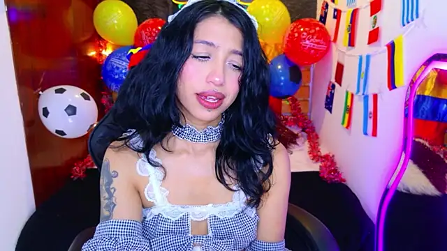 Snapshot of REDHOTTER_ chatting on June 20, 2026, 7:41 pm REDHOTTER online show from June 20, 2026, 7:41 pm