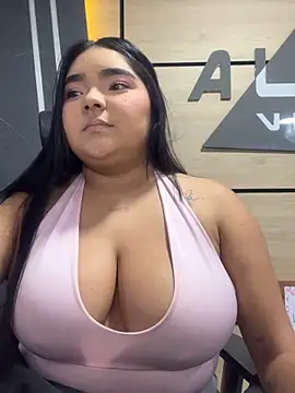 little lissiee online show from May 16, 2026, 8:41 pm