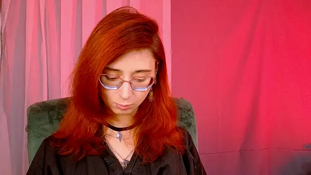 Snapshot of Orianna_Fox chatting on September 24, 2025, 2:23 pm Orianna Fox online show from September 24, 2025, 2:23 pm