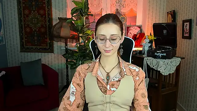 Snapshot of Orianna_Fox chatting on December 28, 2024, 2:32 pm Orianna Fox online show from December 28, 2024, 2:32 pm