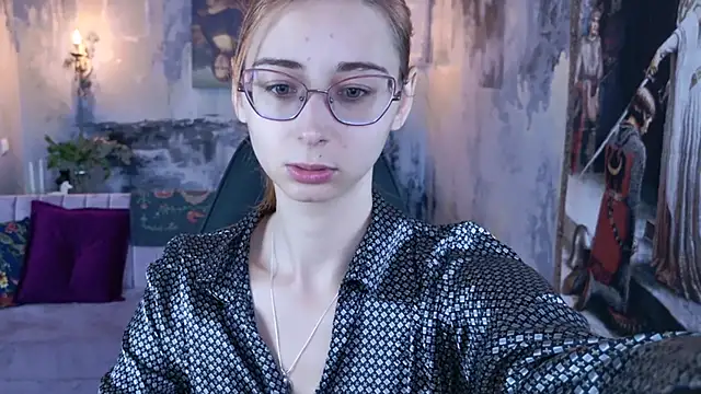 Snapshot of Orianna_Fox chatting on March 21, 2025, 1:24 am Orianna Fox online show from March 21, 2025, 1:24 am