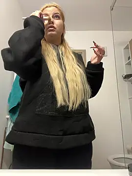 AllysonK online show from April 28, 2026, 11:03 am