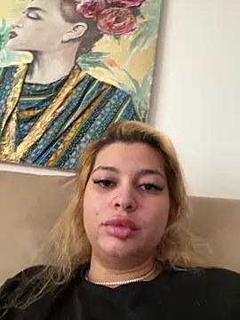 Snapshot of AllysonK chatting on June 21, 2026, 9:04 am AllysonK online show from June 21, 2026, 9:04 am