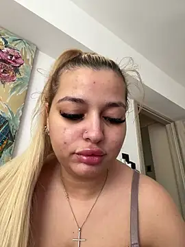 Snapshot of AllysonK chatting on June 5, 2026, 11:38 am AllysonK online show from June 5, 2026, 11:38 am