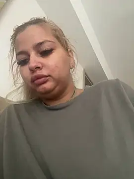 Snapshot of AllysonK chatting on July 11, 2026, 12:49 pm AllysonK online show from July 11, 2026, 12:49 pm